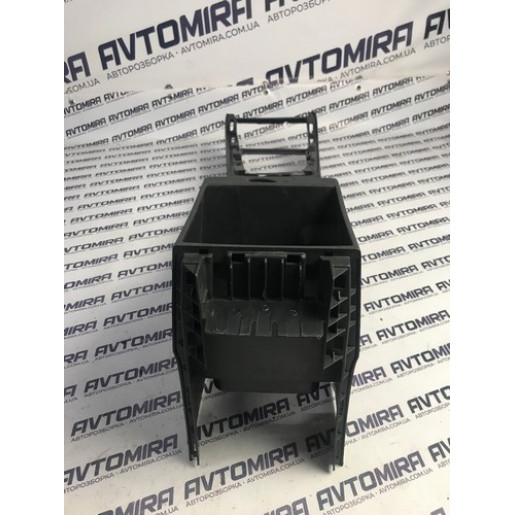 Консоль центральная Hyundai i30 2007-2012 846112R800